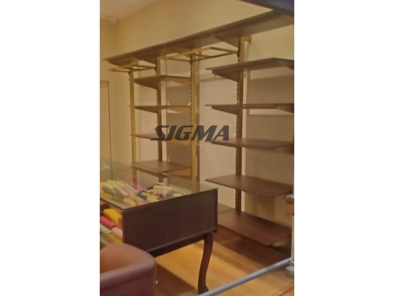 362533331_display-racks-for-Garment-shop-Lucknow.png