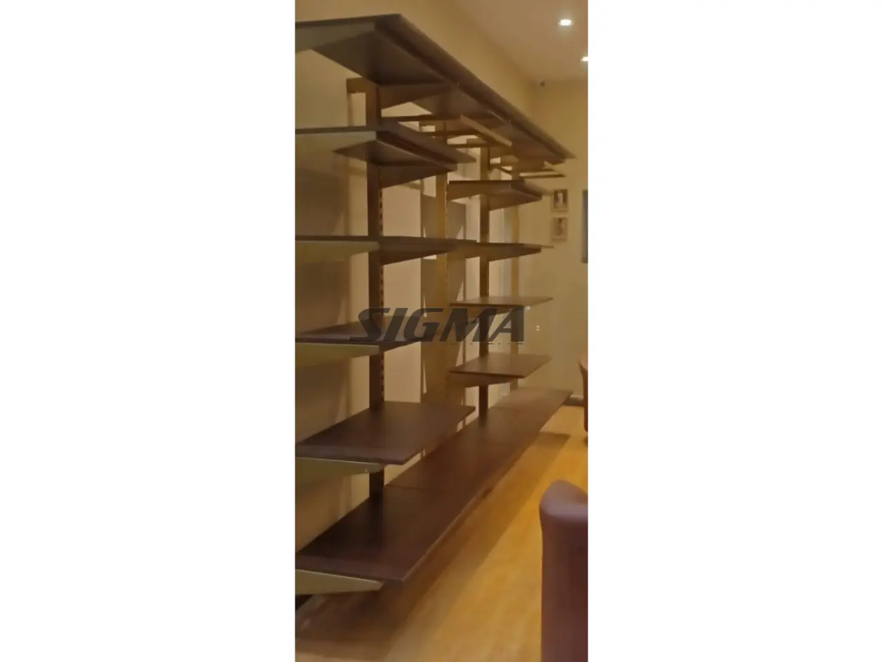 459532858_display-racks-for-Saree-shop-Lucknow.webp