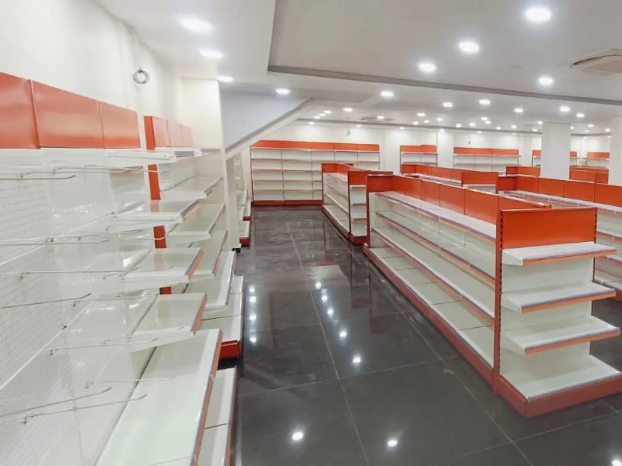 477961776_perforated-display-racks-Rishikesh.webp