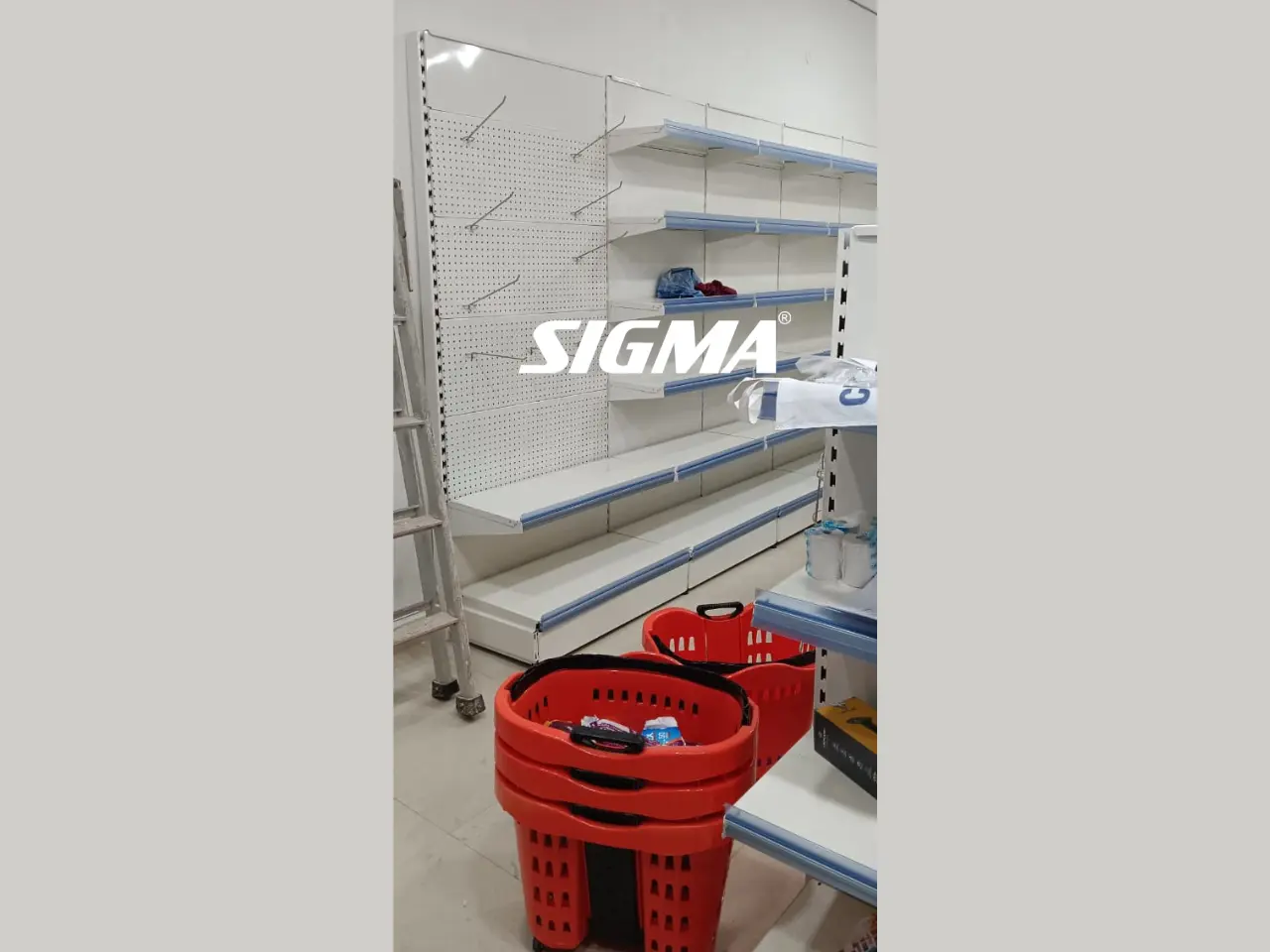 669135671_perforated-rack-for-grocery-store.webp