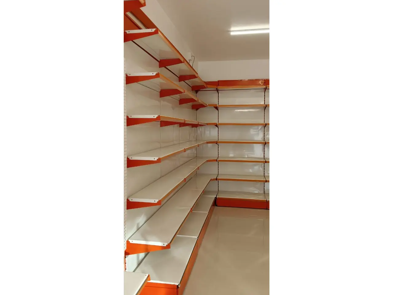 907959719_corner-display-rack-Ranchi.webp