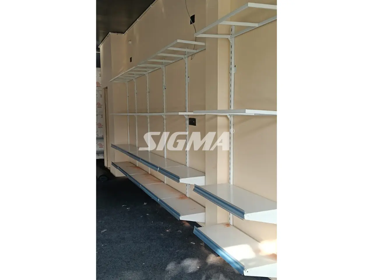984135829_Wall-Mount-Racks-installation-lucknow.webp